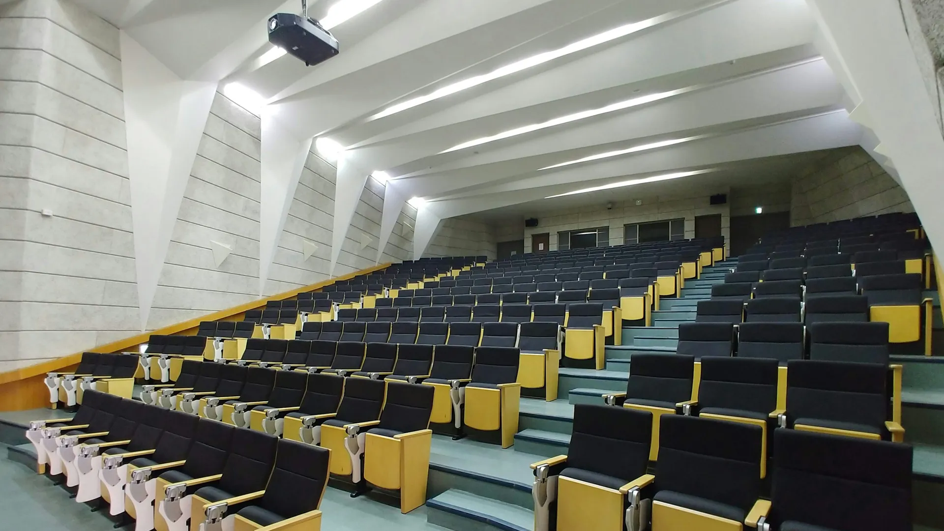  Auditorium & Conference Room
